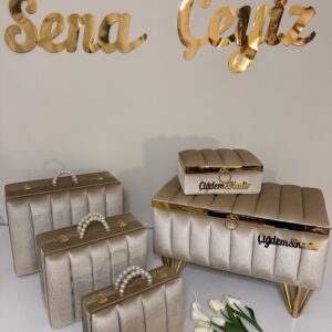 خطوبة وملكة صندوق ملكي طقم | هدايا ملكة وعرايس فخمة - متجر سعودي